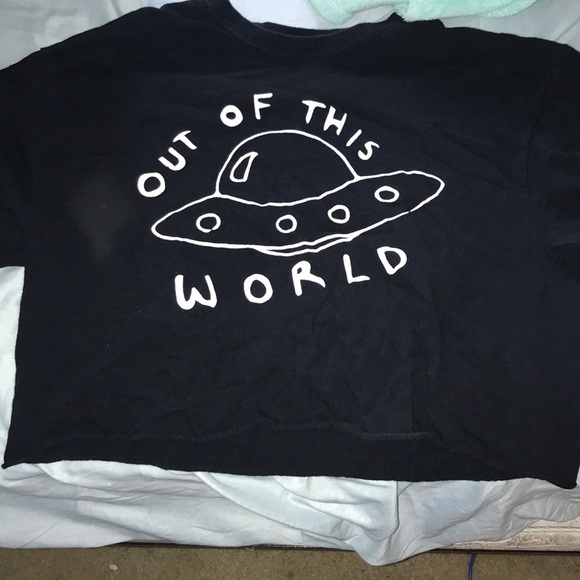 out of this world alien shirt cropped - Picture 1 of 3